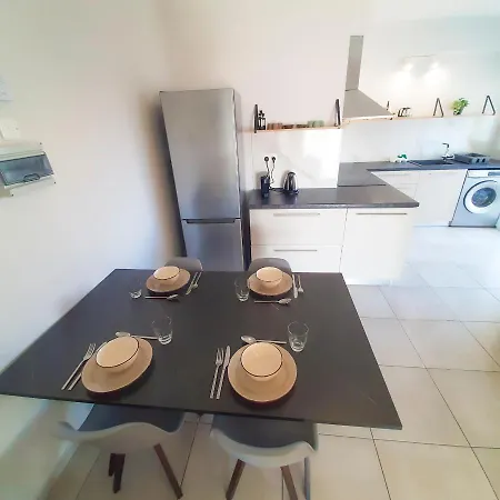 Apartment Sea Breeze Central, 2bed Limassol