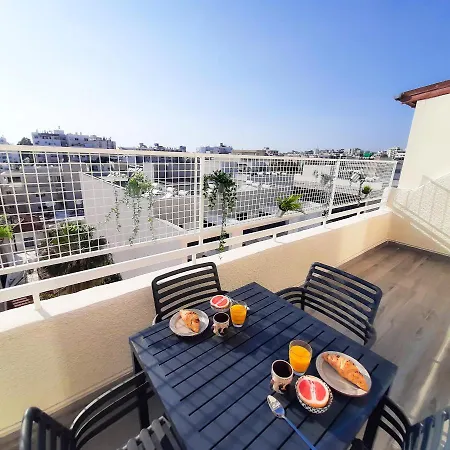 Sea Breeze Central, 2bed Apartment Limassol