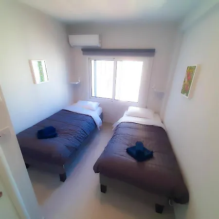Sea Breeze Central, 2bed Apartment