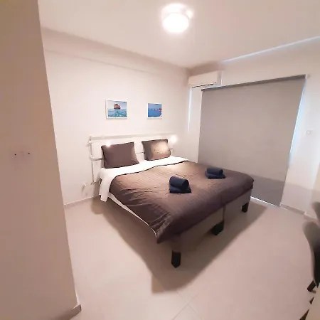 Sea Breeze Central, 2bed Apartment